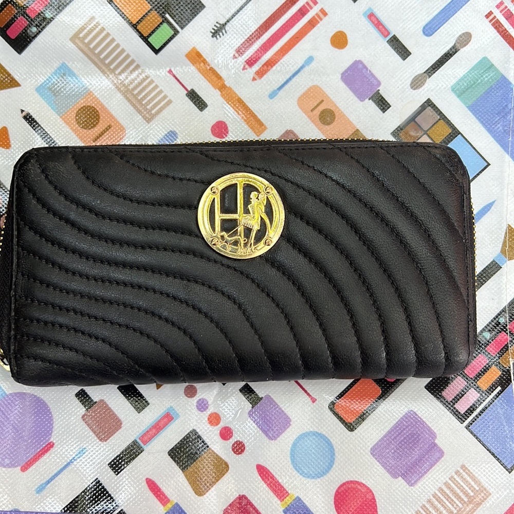 Henri Bendel leather wallet for women